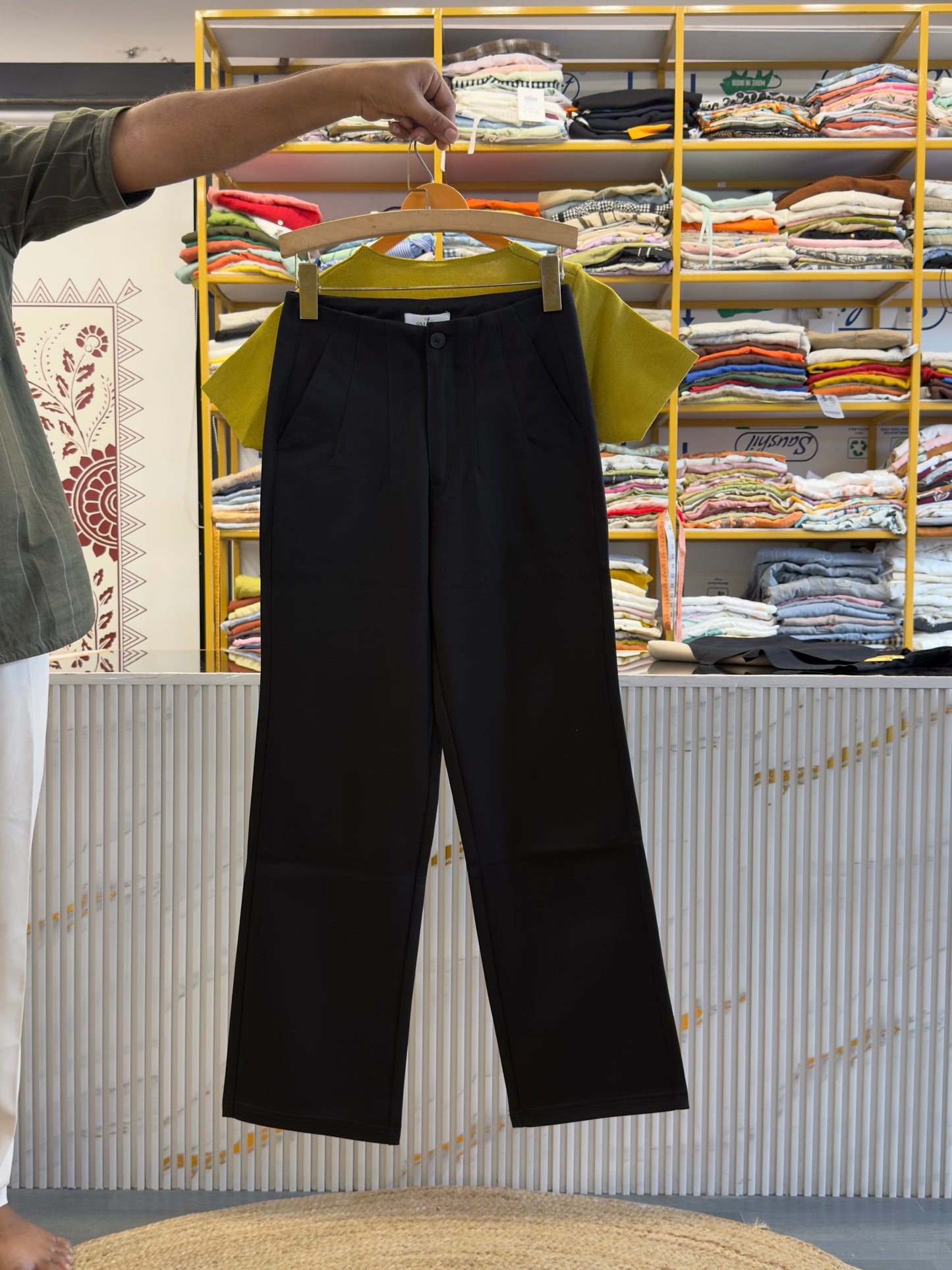 PISTA GREEN CROP SOFT KNITTING TOP WITH STRAIGHT STRETCHABLE TROUSER PANT SET
