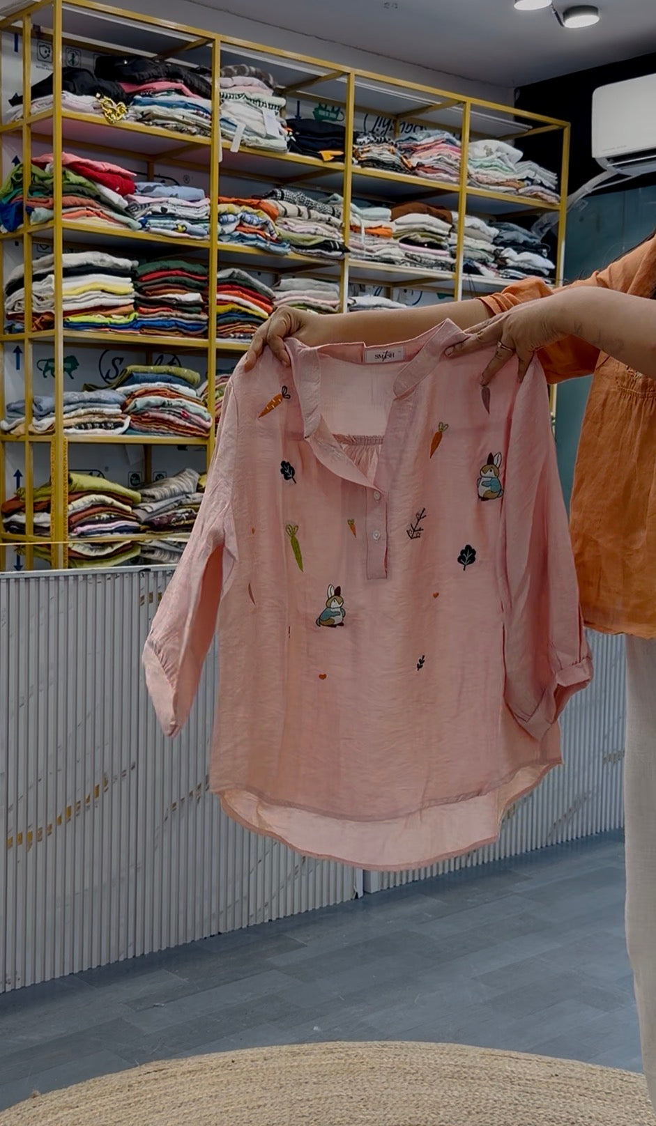 RABIT EMBROIDERY CASUAL TOP