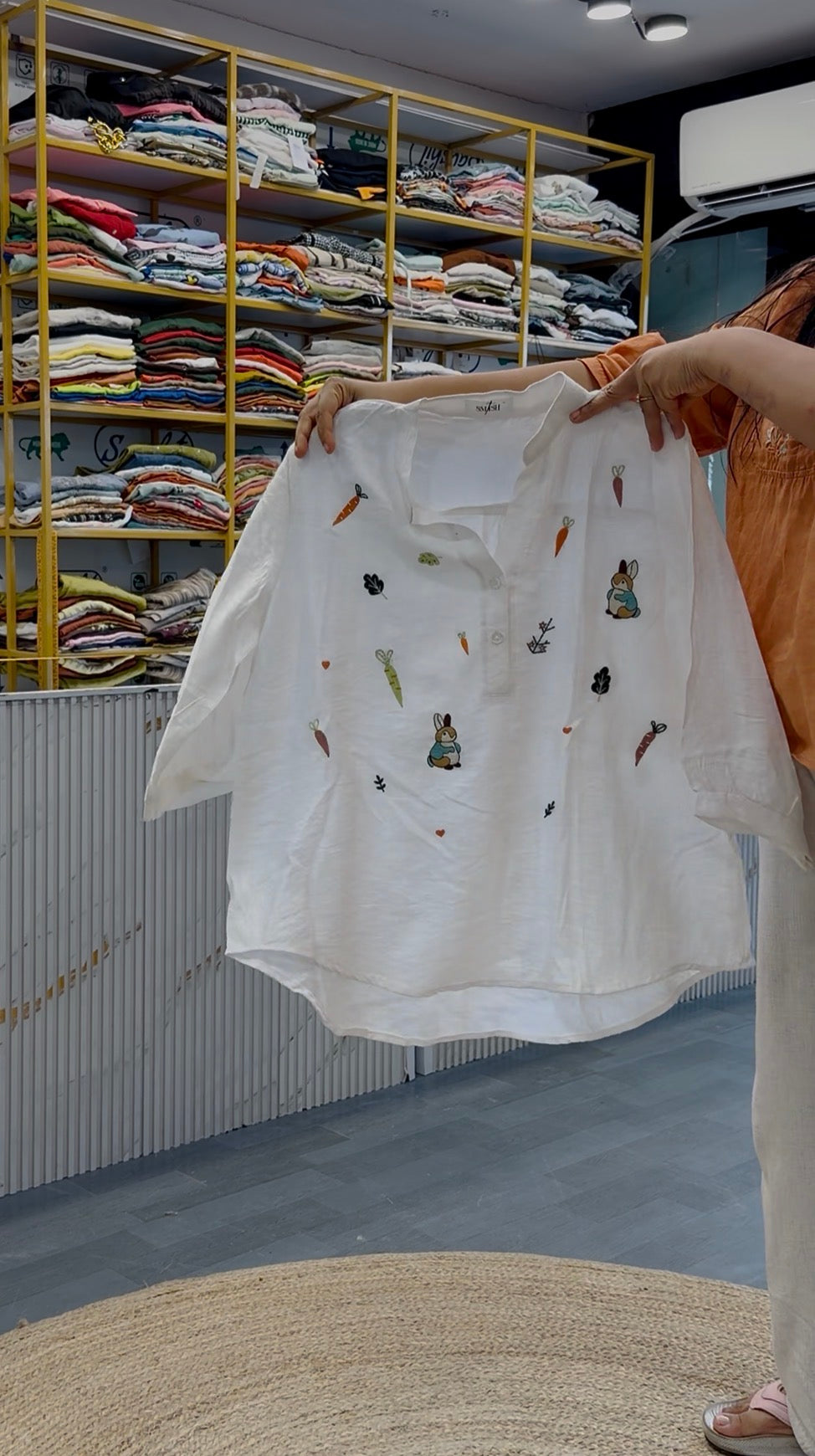 RABIT EMBROIDERY CASUAL TOP