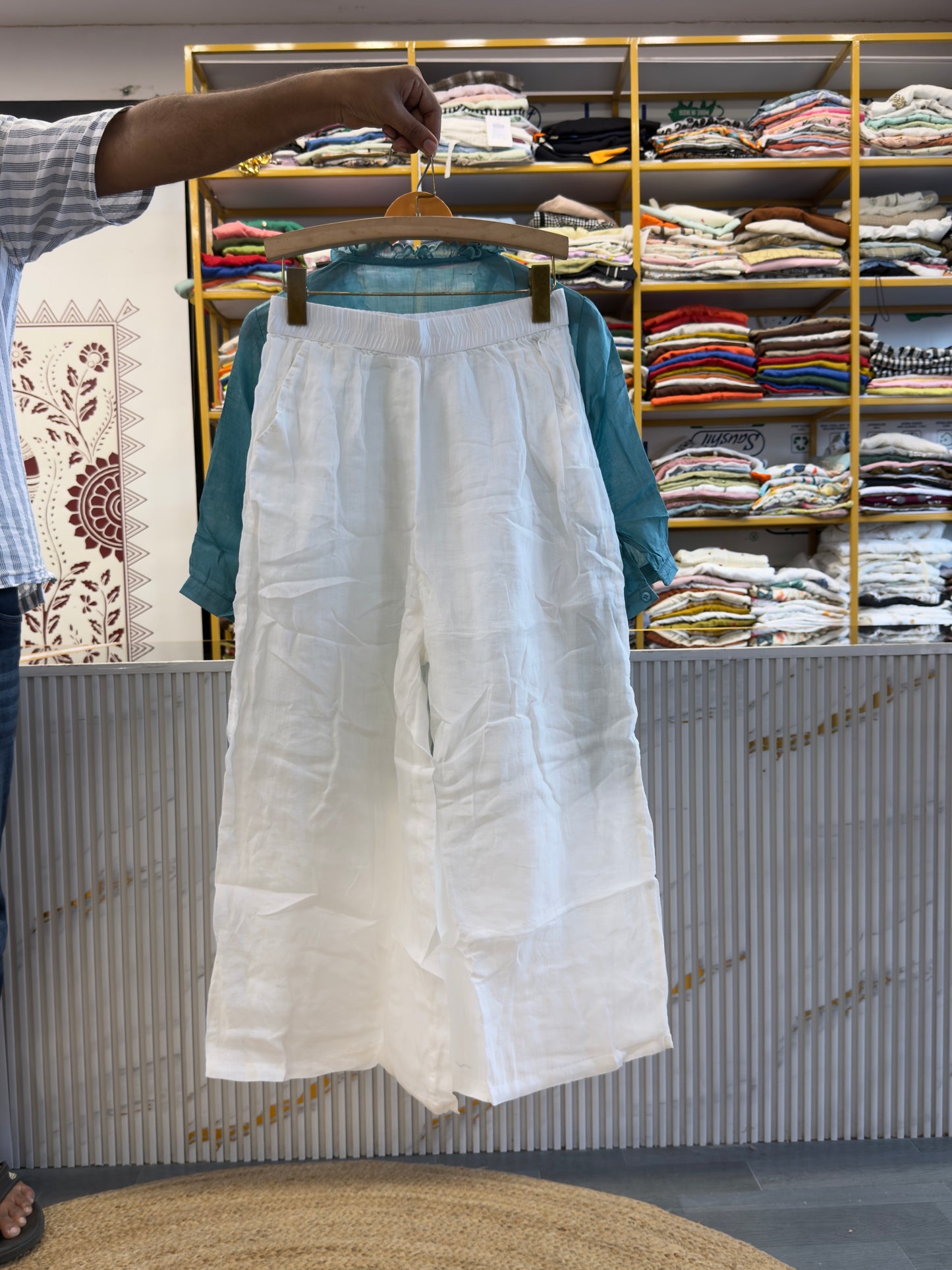 BLUE EMBROIDERY LINEN TOP  WITH LINEN  PANT SET
