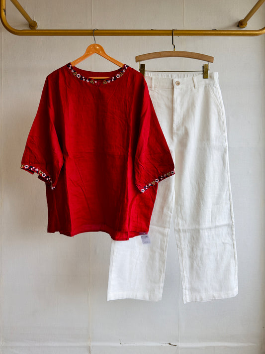 SMALL FLOWER EMBROIDERY ROUNDNECK LINEN TOP WITH LINEN STRAIGHT PANT SET