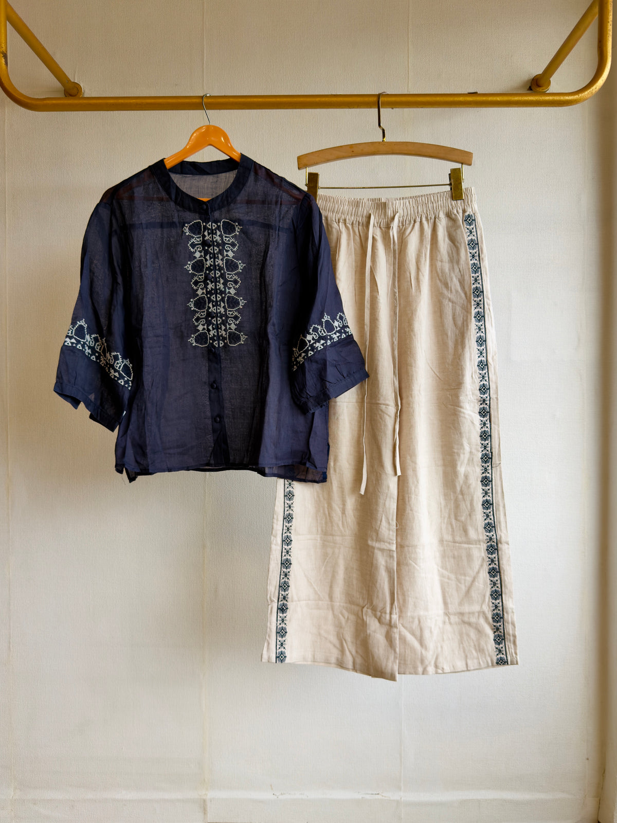 NAVY BLUE LINEN EMBROIDERY TOP WITH STRAIGHT SIDE EMBROIDERY LINEN PANT SET