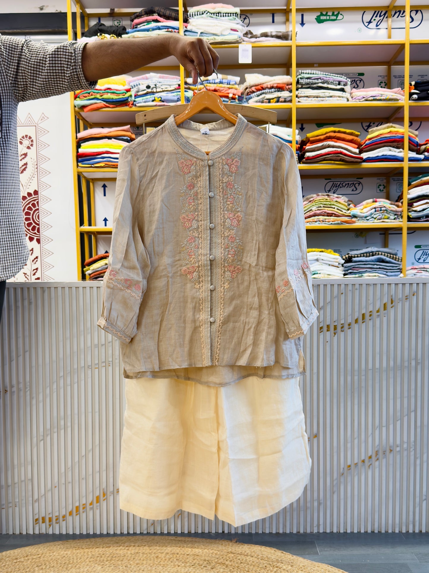SKIN LINEN EMBROIDERY TOP  WITH LINEN COMFORTABLE PANT SET