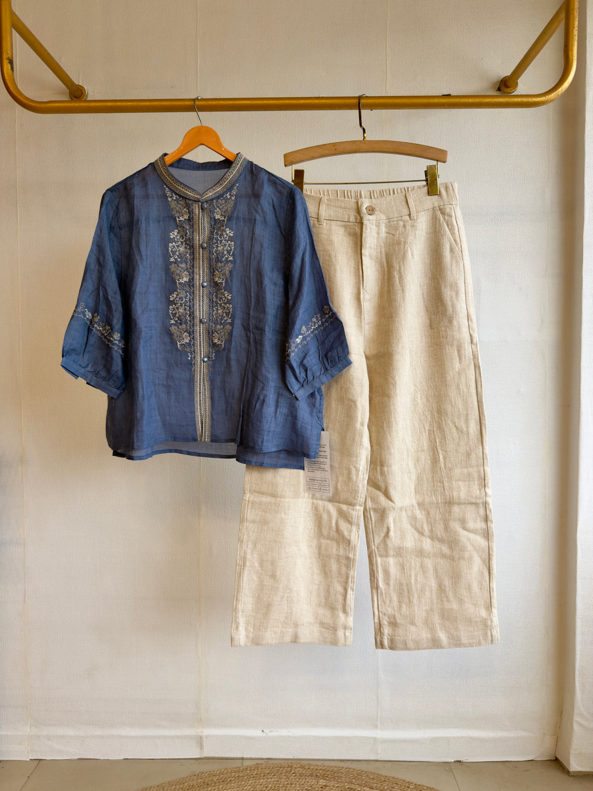 BLUE LINEN EMBROIDERY TOP WITH LINEN STRAIGHT PANT SET