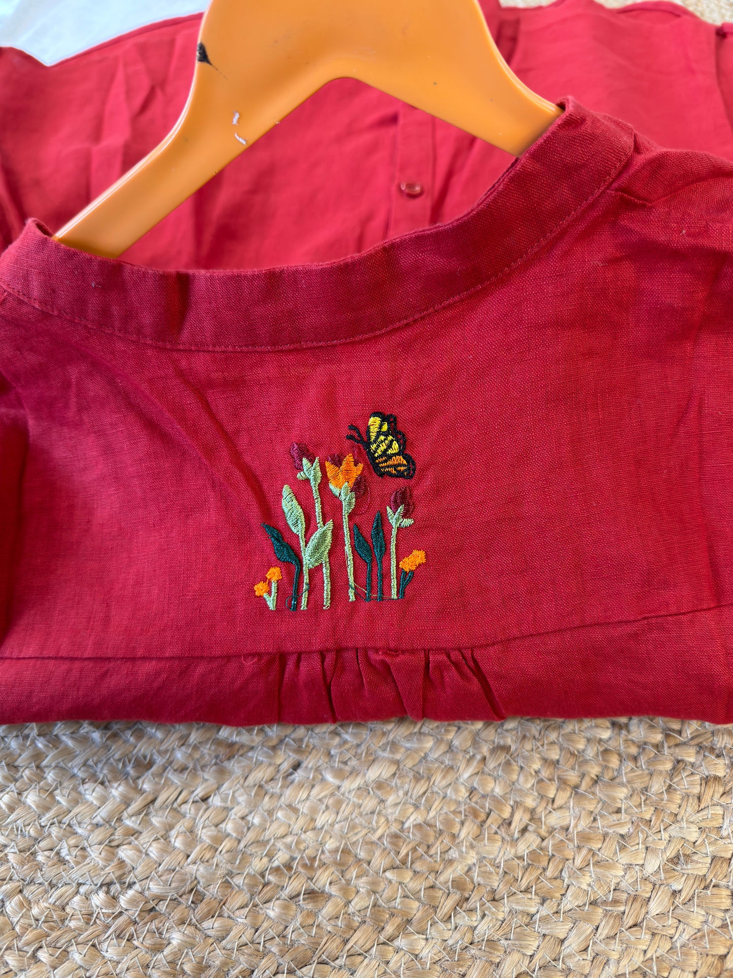 RED BACK EMBROIDERY LINEN TOP WITH LINEN STRAIGHT PANT SET