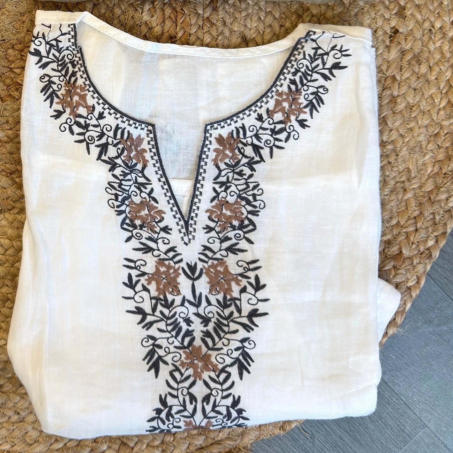 PREMIUM PURE LINEN SLEEVE N FRONT EMBROIDERY TOP