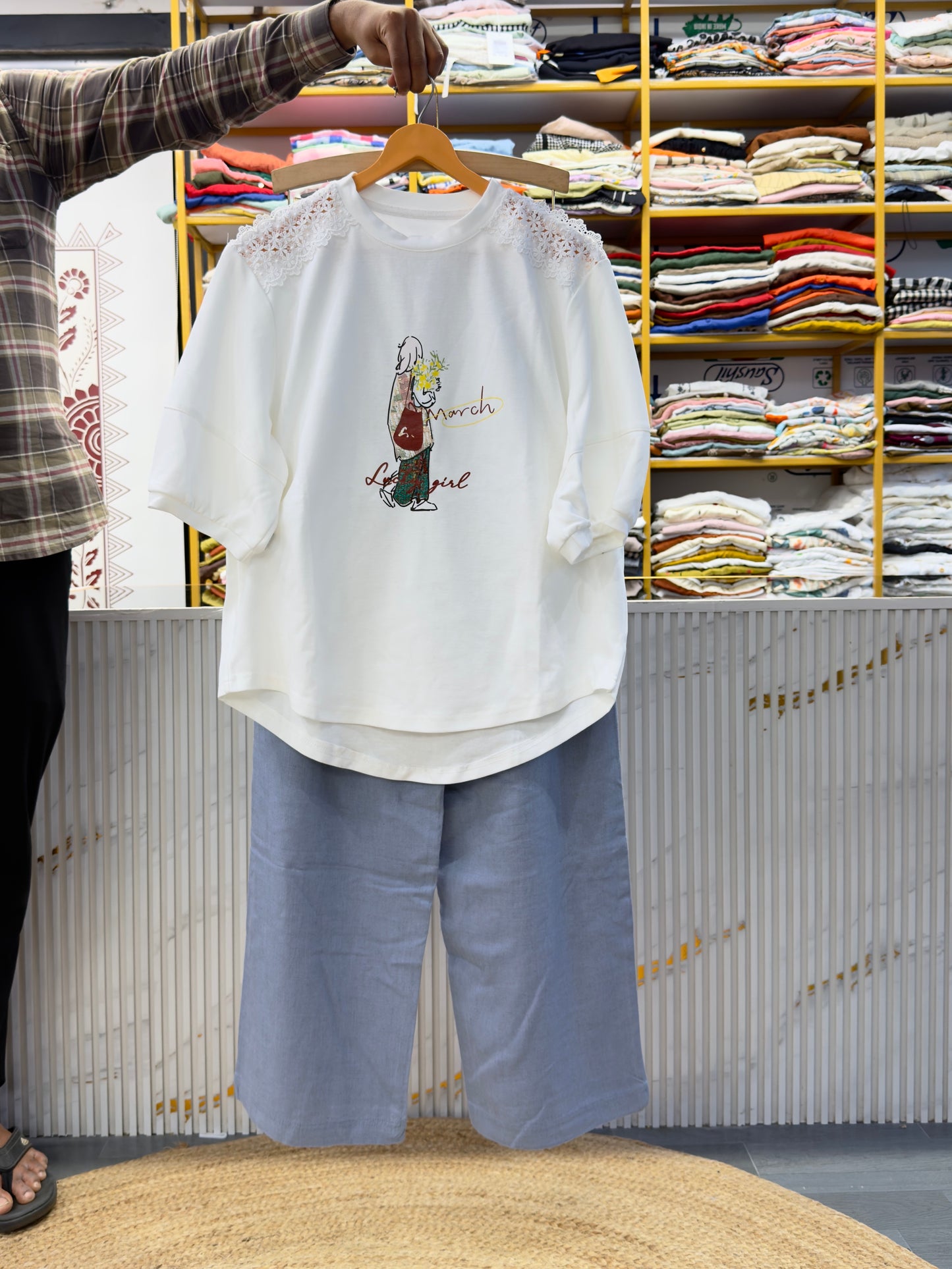 WHITE PRINT SHOULDER LACE TSHIRT  WITH LINEN PANT SET