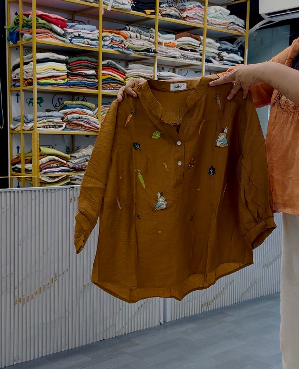 RABIT EMBROIDERY CASUAL TOP