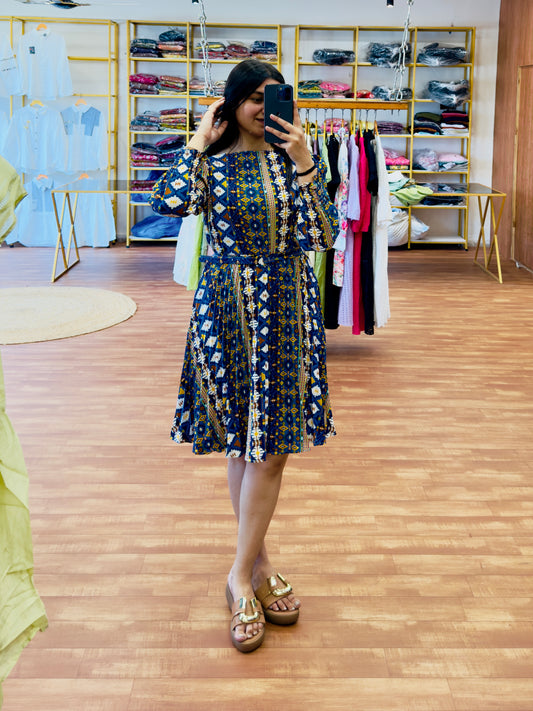 PRINTED KNEE LENGTH CRUSH DRESS