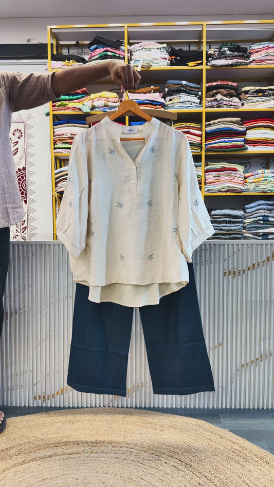 CASUAL FLOWER EMBROIDERY TOP WITH SOFT DENIM PANT SET