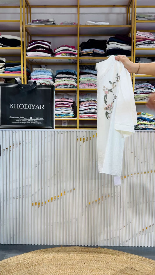 FLOWER EMBROIDERY COTTON VISCOUS BLACK  TOP